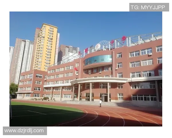 许钟豪的奋斗历程与人生哲学探索：从平凡到卓越的成长之路